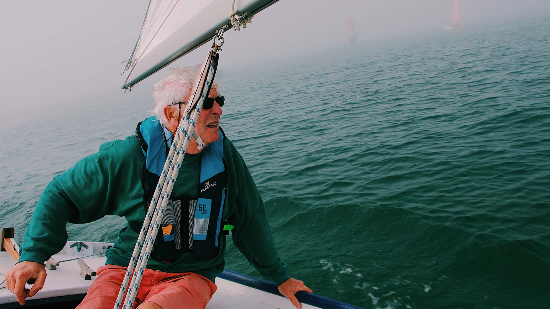 secondary-cataracts Elderly man sailing